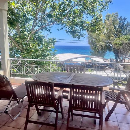 Chloe'S Sunrise Beach House Atenas Exterior foto