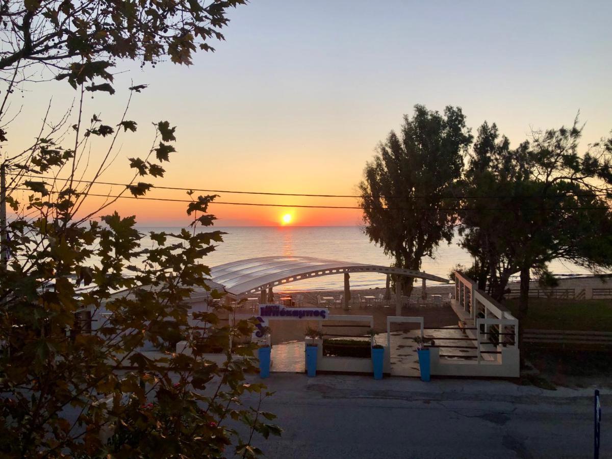 Chloe'S Sunrise Beach House Atenas Exterior foto