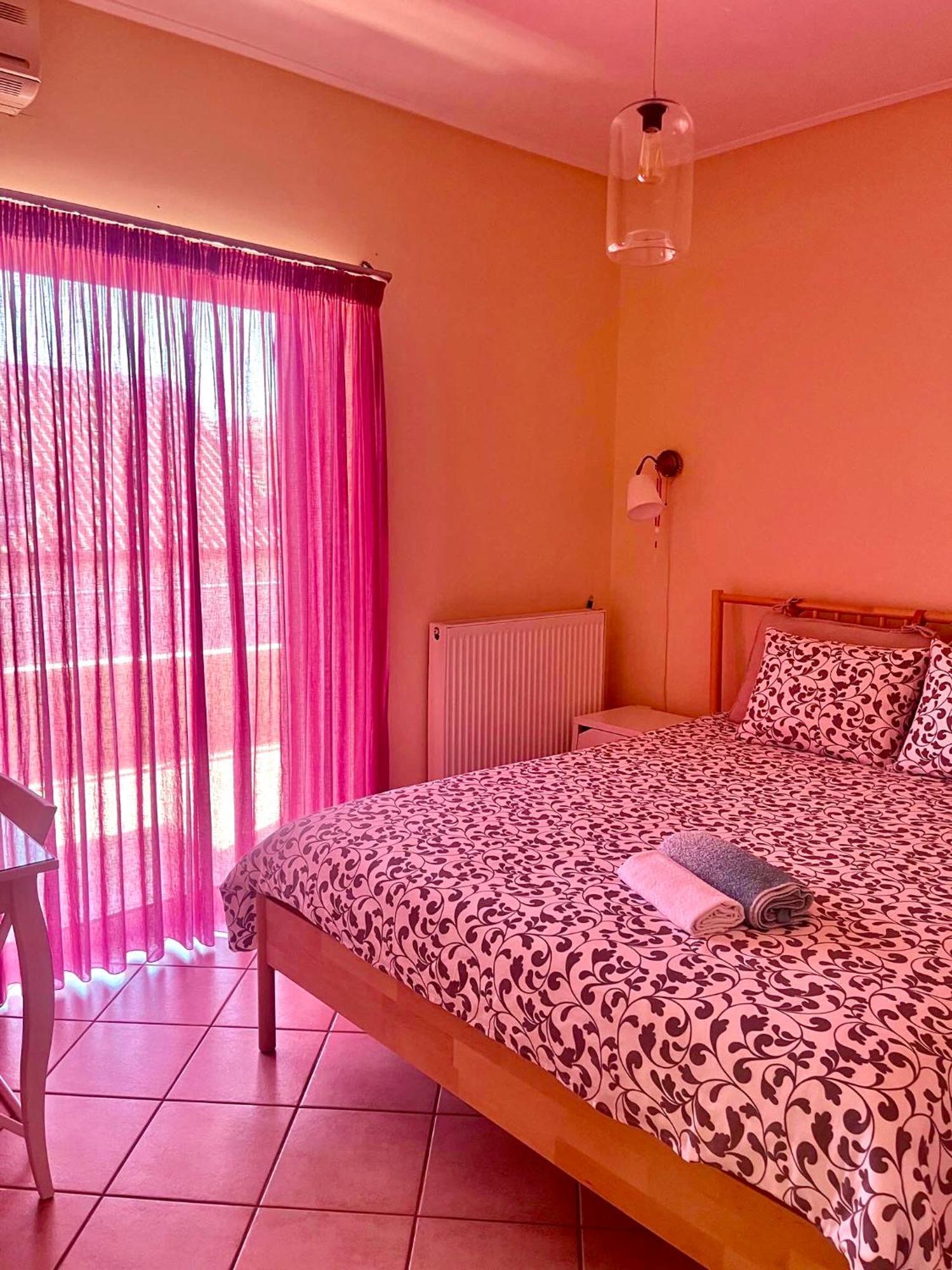 Chloe'S Sunrise Beach House Atenas Exterior foto